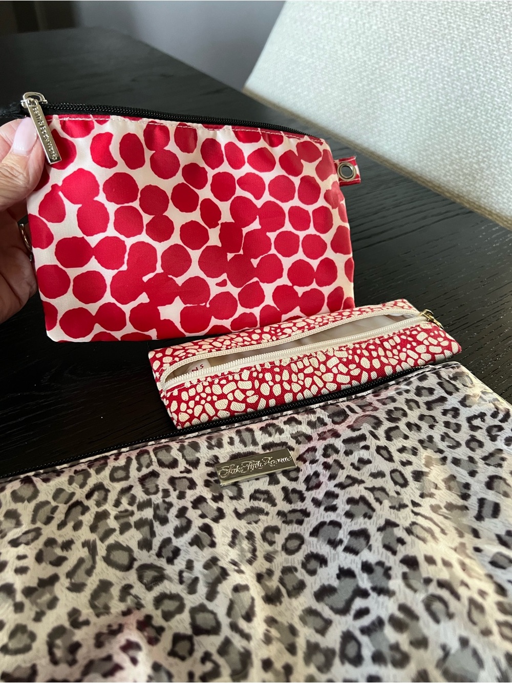LARGE LOT COSMETIC BAGS - Picture 5 of 10